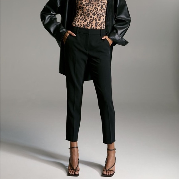 Aritzia Babaton Quentin Pant Slim Straight Leg Pleated Trousers Black Size XS - Picture 1 of 14